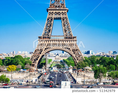 Eiffel Tower seen from the Paris-Cyillon Palace 51342979