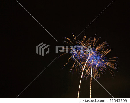 天藍色寬拷貝空間 51343709