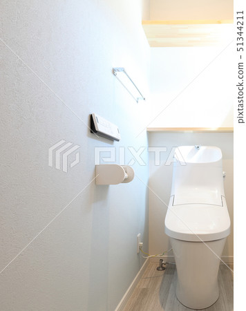 新建的住宅廁所形象 新建的住宅廁所形象 51344211