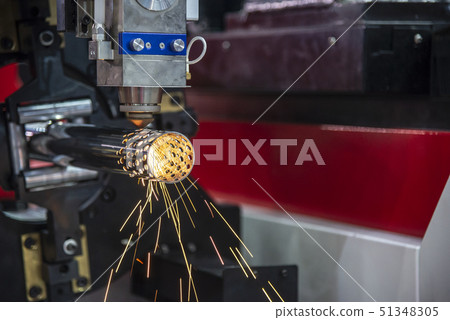 The fiber laser cutting machine . 51348305