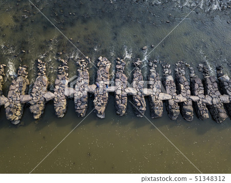 傳統的韓國橋 51348312