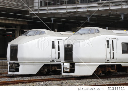 勝田車輛中心系列651（用於波浪） 51355311