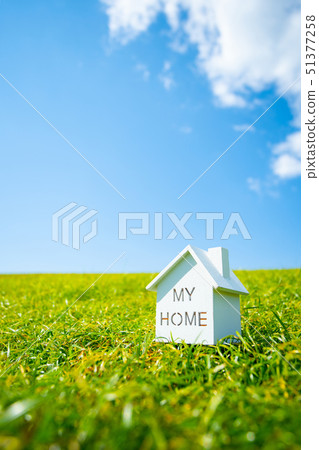 Image of housing 51377258