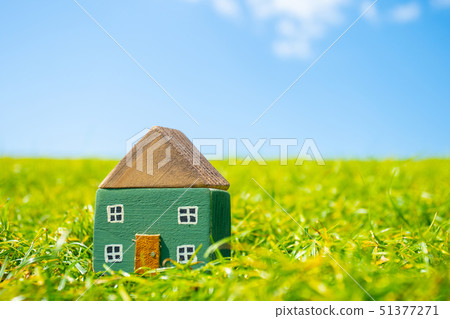 Image of housing 51377271