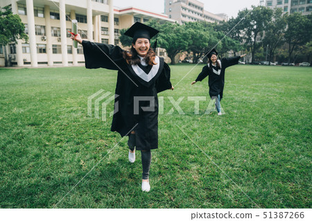 college student carefree open arms relax sunshine 51387266