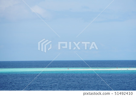 Blue waters of Conflict Islands Blue waters of Conflict Islands 51492410