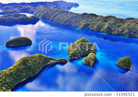 七十島和岩島(帕勞共和國)的鳥瞰圖 七十島和岩島(帕勞共和國)的鳥瞰圖 51595521