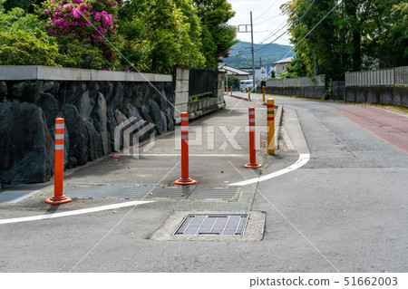 Sidewalk guard pipe Sidewalk guard pipe 51662003