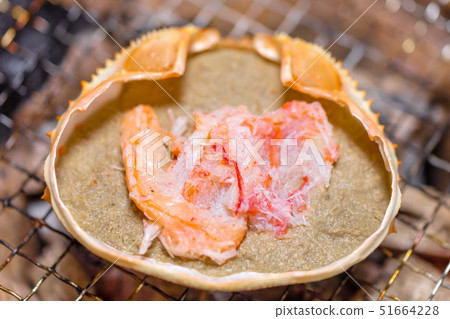 Grilled crab shell _ Charcoal-grilled (charcoal grilled, grilled grilled, grilled chicken, grilled chicken, barbecued barbecue, BBQ, beef 51664228