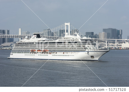 維京獵戶座在Harumi運河轉過來 維京獵戶座在Harumi運河轉過來 51717328