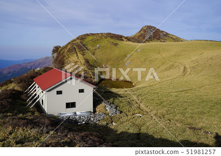 三鷹小屋和山頂 三鷹小屋和山頂 51981257