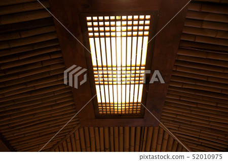 光柵圖案的吸頂燈 52010975