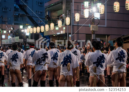Yamakasa man's back 52354253