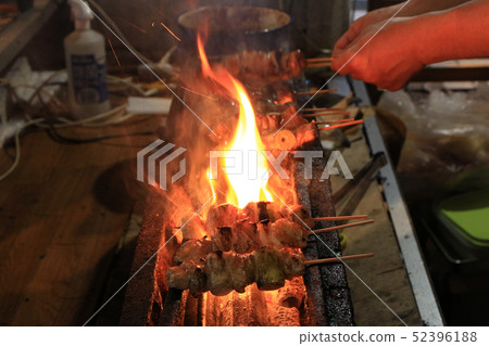 Street food Yakitori (charcoal-grilled) 52396188