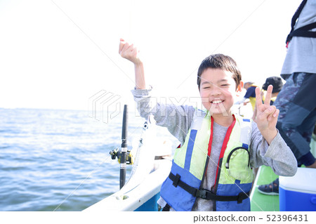 小學生釣魚 小學生釣魚 52396431
