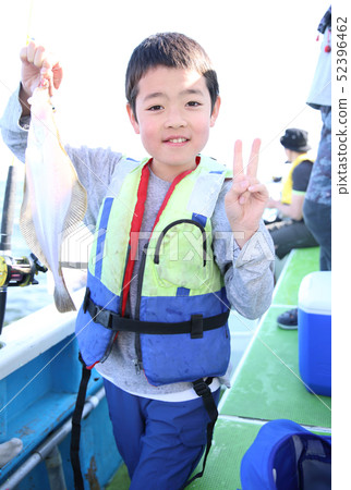 小學生釣魚 52396462