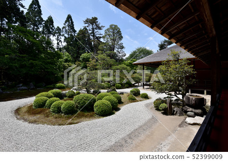 新鮮的綠色Mansuiin Karesansui花園 52399009