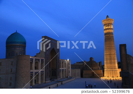 Central Asia Silk Road Trip Uzbekistan Bukhara Dusk Caran Minaret Light Up 52399676