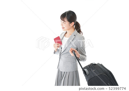 繼續海外商務旅行的女商人 繼續海外商務旅行的女商人 52399774