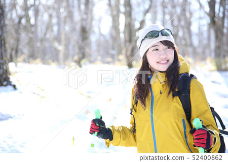 享受冬季休閒的女人 享受冬季休閒的女人 52400862