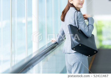 女商人企業圖像女性僱員 女商人企業圖像女性僱員 52411467