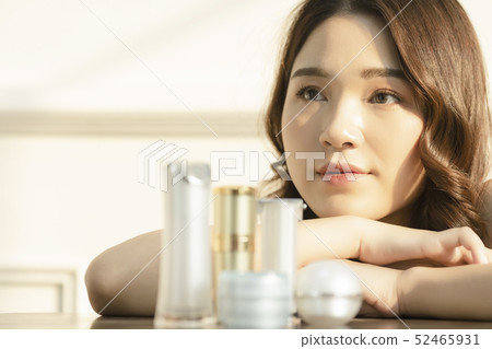 Women beauty 52465931