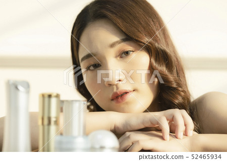 Women beauty 52465934