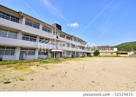 Former Maniwa City Kamimizuta Elementary School Maniwa City Kamiyamada 4988, Okayama Prefecture Closed on March 31, 2018 Former Maniwa City Kamimizuta Elementary School Maniwa City Kamiyamada 4988, Okayama Prefecture Closed on March 31, 2018 52524815