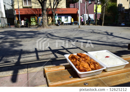 Fried chicken lunch Fried chicken lunch 52625212