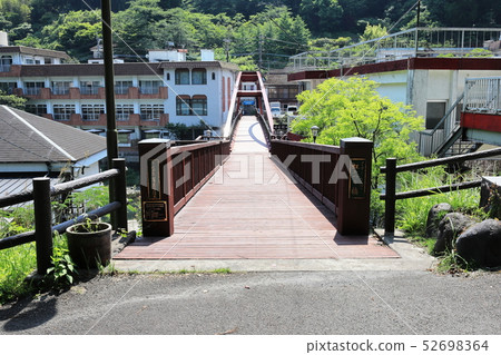 彩虹吊橋在Kusushiki國家 彩虹吊橋在Kusushiki國家 52698364