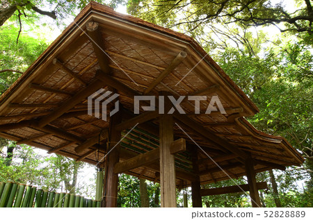 日式花園大門的屋頂 52828889