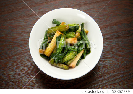 醬油用大蒜醃製 醬油用大蒜醃製 52867779