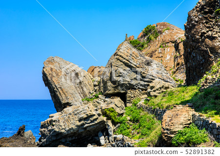 Tategami rock in azure [Karatsu City, Saga Prefecture] 52891382
