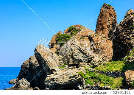 Tategami rock in azure [Karatsu City, Saga Prefecture] 52891391