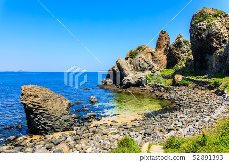Tategami rock in azure [Karatsu City, Saga Prefecture] 52891393