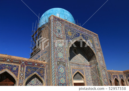 中亞在絲綢之路上旅行烏茲別克斯坦撒馬爾罕雷吉斯坦廣場Tiracari Medrese 中亞在絲綢之路上旅行烏茲別克斯坦撒馬爾罕雷吉斯坦廣場Tiracari Medrese 52957338