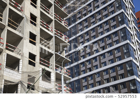 Multi-storey building under construction 52957553