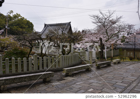 Kurotani Kinkaku Komyoji Gokuraku Bridge和Hasuike 52962296