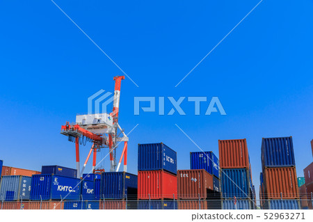 裝載國際貨物的集裝箱 52963271
