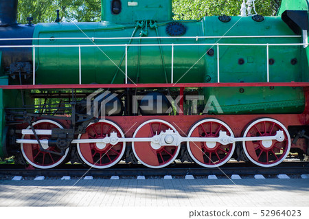 Detail of wheels of a vintage steam train 52964023