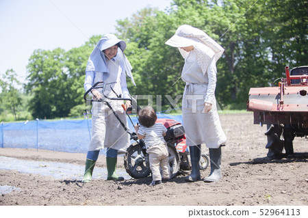 Family family 52964113