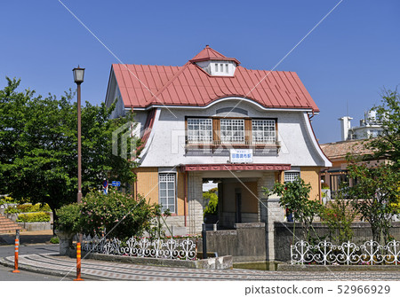 Tokyo cityscape in Japan View the restored station building of Denenchofu Station Tokyo cityscape in Japan View the restored station building of Denenchofu Station 52966929