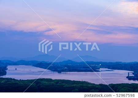 Dusk of a local city overlooking Dokai Bay [Fukuoka Prefecture] 52967598