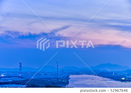 Dusk of a local city overlooking Dokai Bay [Fukuoka Prefecture] 52967646