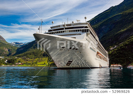 Cruise Liners On Geiranger fjord, Norway Cruise Liners On Geiranger fjord, Norway 52969826