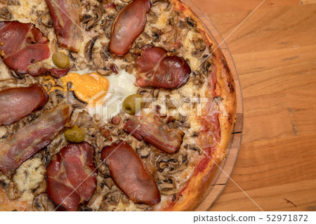 Pizza Proscuitto Detail Pizza Proscuitto Detail 52971872