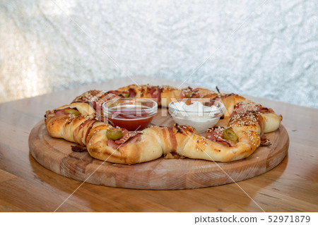 Round Bagel Bread Round Bagel Bread 52971879