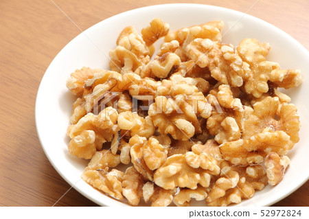 Walnuts. It is said to be a super food that contains many ingredients that are good for health maintenance and promotion, such as omega-3 fatty acids and various nutritional ingredients. Walnuts. It is said to be a super food that contains many ingredients that are good for health maintenance and promotion, such as omega-3 fatty acids and various nutritional ingredients. 52972824