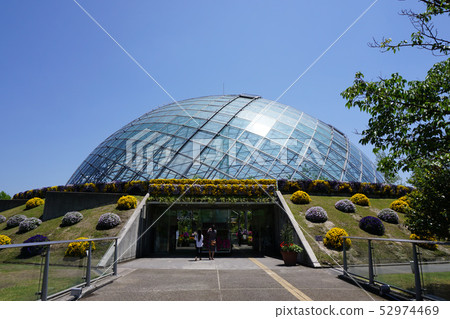 Japan's Largest Flower Park "Totori Flower Corridor": Flower Dome Entrance Japan's Largest Flower Park "Totori Flower Corridor": Flower Dome Entrance 52974469