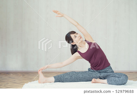 yoga yoga 52979688